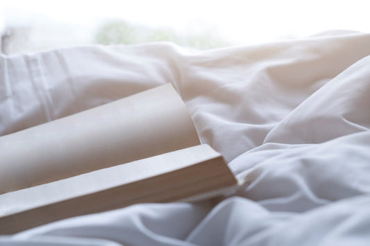 Linge de lit blanc : comment allier élégance, confort et qualité hôtelière chez soi - Yuna