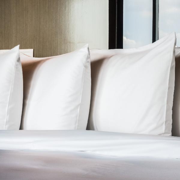 Taies d'oreillers rectangulaires (lot de 2) - seconde vie - Très bon état Yuna sur Yuna